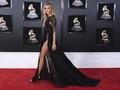 FOTO: Pamer Belahan Tinggi di Karpet Merah Grammy Awards 2018