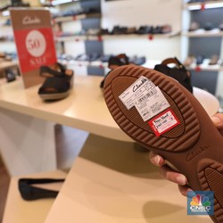 Penjualan Clarks Sudah Loyo Sejak 2016