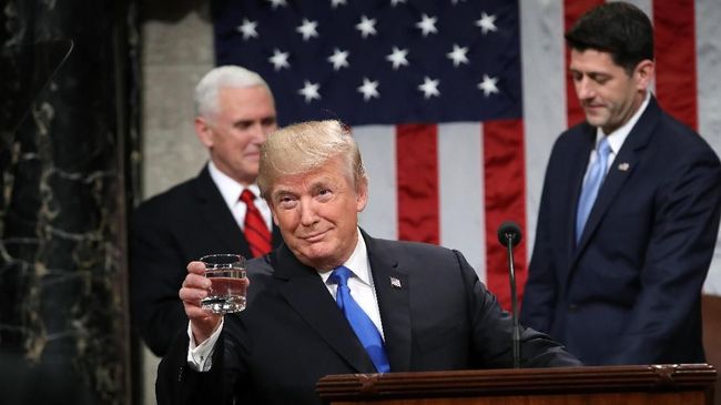 Trump Kaburkan Rencana Serangan ke Suriah