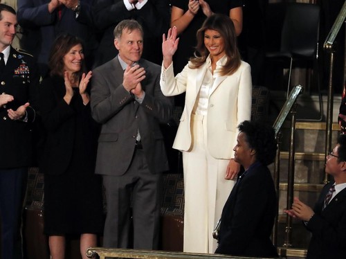 Melania Trump Jalani Operasi Ginjal, Ini Penyebabnya Melania Trump Jalani Operasi Ginjal, Ini Penyebabnya
