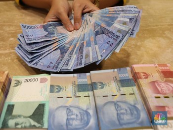 Masih Lesu di Kurs Acuan, Rupiah Bangkit di Pasar Spot