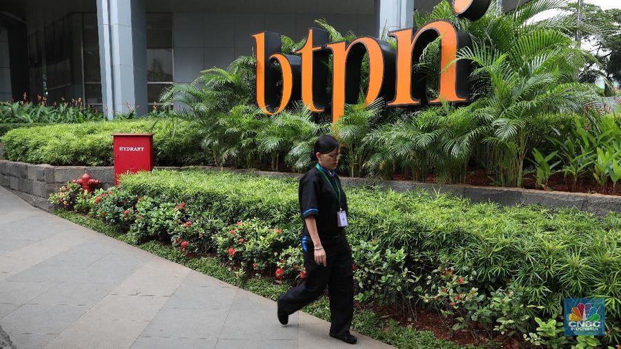 Aktifitas suasana pegawai Bank BTPN di kantor pusat Menara BTPN,  Jakarta, Rabu (31/1/2018). PT Bank Tabungan Pensiun Tbk (BTPN) dan PT Bank Sumitomo Mitsui Indonesia (SMBCI) akan segera merger. Dampak dari merger ini tidak akan merubah komposisi pemegang saham.