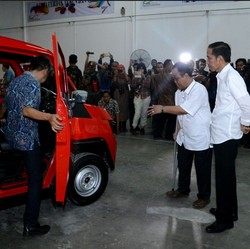 Perpres Diteken, Jokowi: Mobil Listrik RI Tak Boleh Mahal