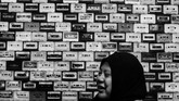 Penyandang tuna netra bersantai seusai mengikuti kegiatan nonton bareng di Paviliun 28, Jakarta, Minggu (14/1). (ANTARA FOTO/Rivan Awal Lingga/18)