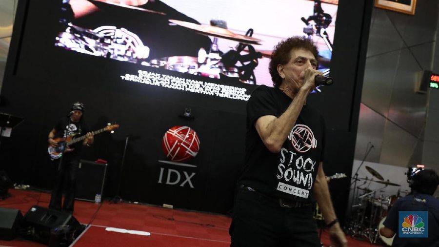 Grup musik rock legendaris, God Bless menutup sesi perdagangan di Bursa Efek Indonesia.