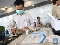 Cek! Tahapan Pencairan Subsidi Gaji Rp 600 Ribu dari Jokowi