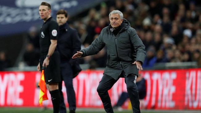 Mourinho Diprediksi Jadi Pelatih Pertama yang Dipecat
