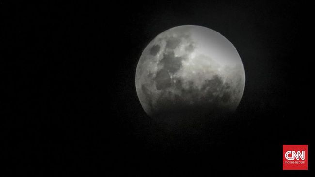 Peneliti: Logam di Bulan Terbentuk dari Tabrakan Asteroid