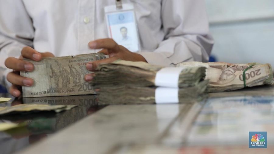 Rupiah melemah 0,26% dibandingkan penutupan perdagangan kemarin.