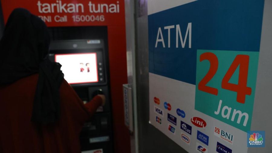 Investor langsung bergerak cepat dengan melepas saham-saham emiten perbankan, pasca data ekspor-impor periode Juli 2018 diumumkan.