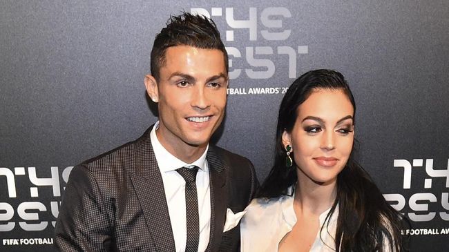 Dilanda Isu Pemerkosaan, Ronaldo-Georgina Tetap Romantis