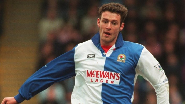 18 MAR 1995:  CHRIS SUTTON OF BLACKBURN ROVERS IN ACTION DURING A PREMIERSHIP MATCH AGAINST CHELSEA AT EWOOD PARK. BLACKBURN WON THE GAME 2-1. Mandatory Credit: Gary M. Prior/ALLSPORT