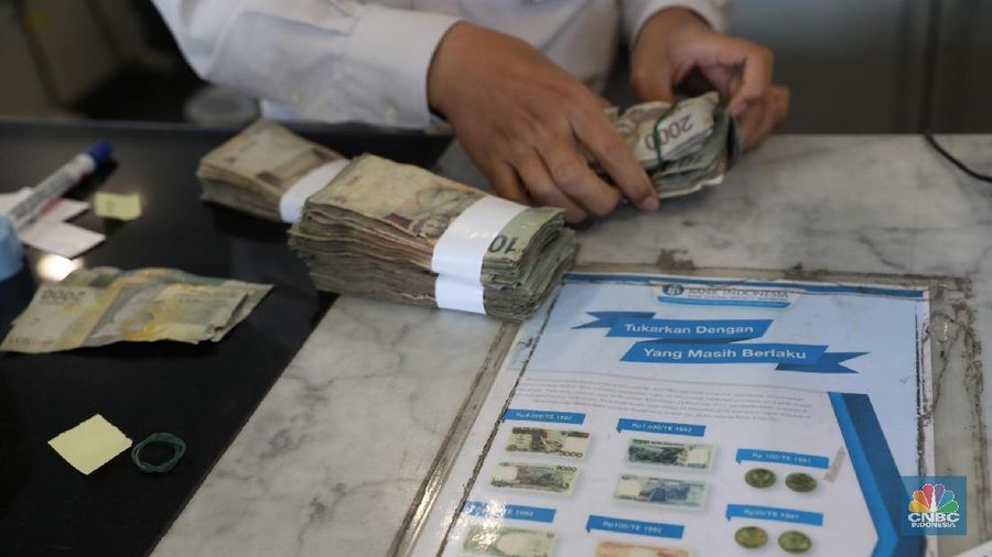 Nilai tukar rupiah terhadap dolar Amerika Serikat (AS) melemah pada perdagangan di pasar spot pagi ini.