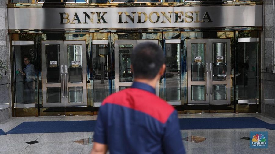 Perry bisa jadi merupakan jawaban dari posisi Bank Indonesia (BI) yang kini seakan berada di persimpangan jalan.