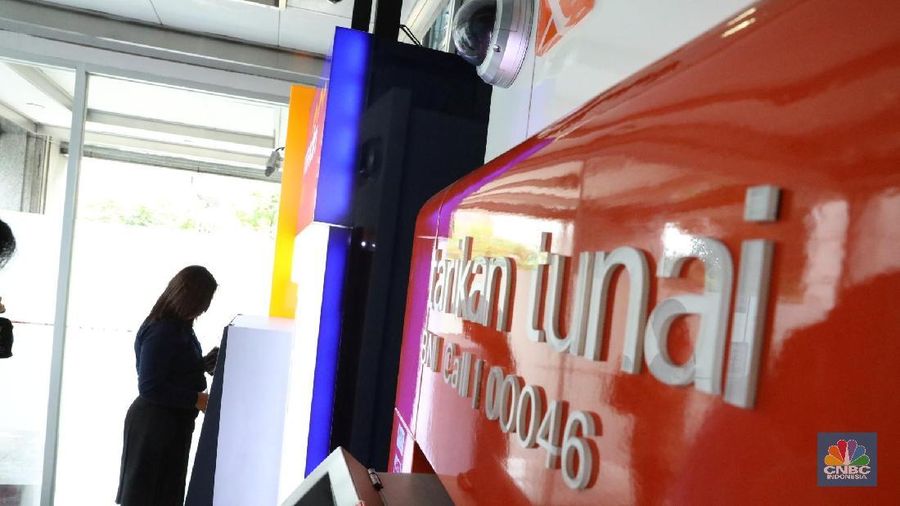 Jika berbicara tren, BMRI juga yang paling kuat menunjukan sinyal penurunan (downtrend).