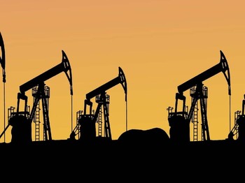 Minyak Membara karena Perang Iran: Tembus US$ 80-OTW US$ 100 per Barel