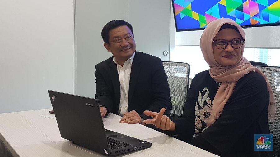 Paparan Direksi XL Axiata dalam menyampaikan laporan kinerja 2017 dan PHK karyawan PT XL Axiata Tbk