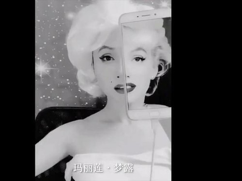 Ibu Rumah Tangga Ini Bisa Jadi Audrey Hepburn Hingga Marilyn Monroe Ibu Rumah Tangga Ini Bisa Jadi Audrey Hepburn Hingga Marilyn Monroe