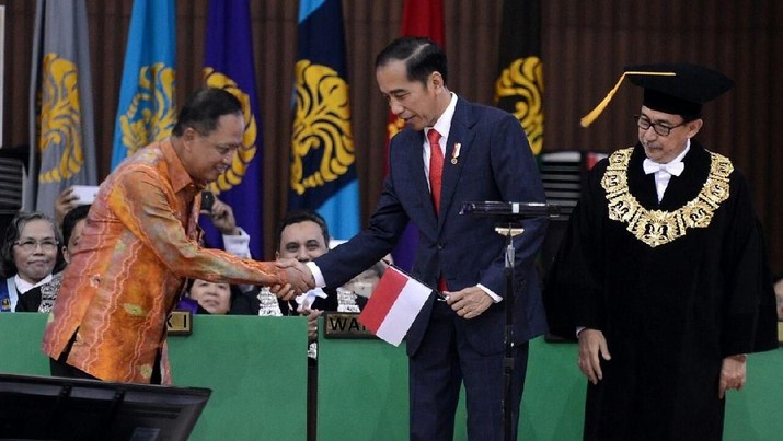 Sumber Daya Manusia Jadi Fokus Kerja Pemerintah di 2019 Presiden Joko Widodo (Jokowi) menyatakan pembangunan sumber daya manusia (SDM) akan menjadi fokus Pemerintah pada 2019.
