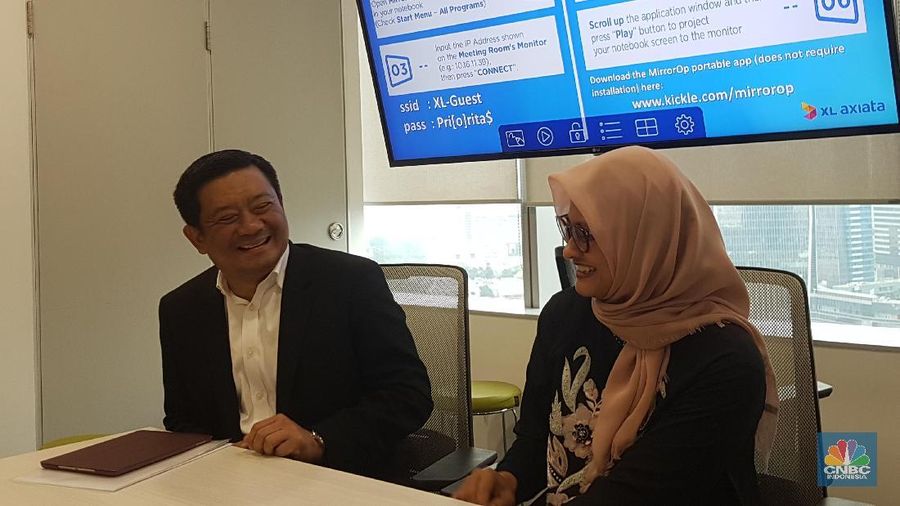 Paparan Direksi XL Axiata dalam menyampaikan laporan kinerja 2017 dan PHK karyawan PT XL Axiata Tbk