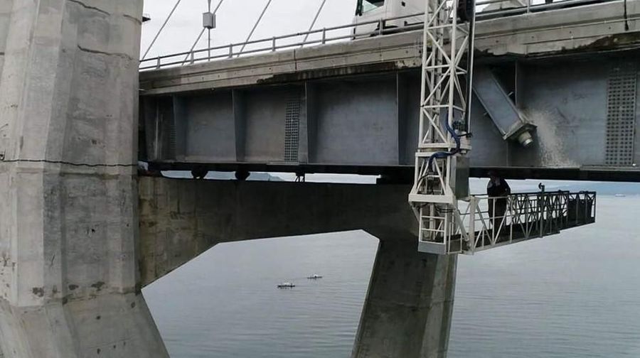 Jembatan Merah Putih kini dilengkapi kantor pemeliharaan.