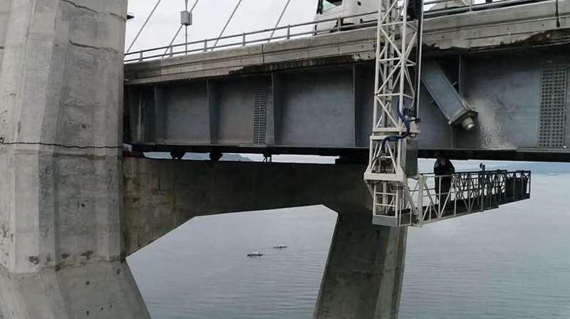 Jembatan Merah Putih kini dilengkapi kantor pemeliharaan.