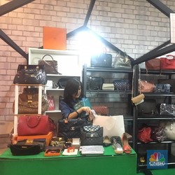 Bazaar Posh Markt, Upaya 'Membumikan' Merek Hermes Cs