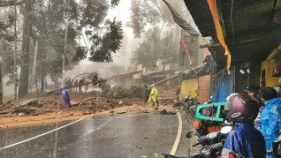 Longsor di Empat Titik, Jalur Puncak Ditutup