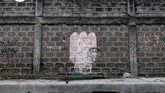 Masyarakat tinggal dalam ketakutan sementara orang-orang bertopeng menggusur warga dan polisi menggelar operasi
