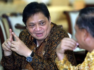 Beda dengan Luhut, Airlangga Sebut Belum Ada Keputusan Beli BBM Subsidi Dibatasi