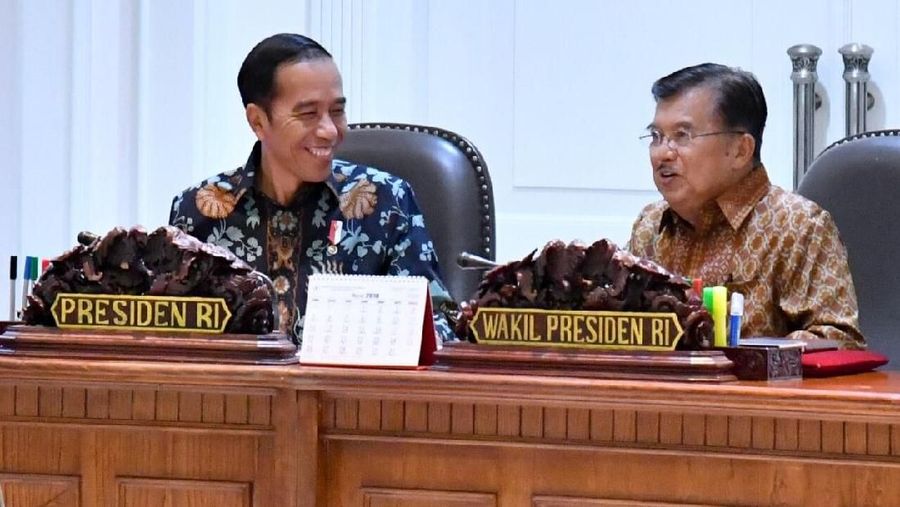Presiden Joko Widodo meminta jajarannya untuk menyelesaikan penyusunan kebijakan peta tunggal (one map policy) sesuai tenggat pada 2019.