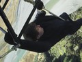 Tom Cruise Aktor Pertama yang Melompat HALO di Depan Kamera