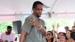 Travis Scott Ngaret Manggung 3 Menit, Coachella Didenda Ratusan Juta!