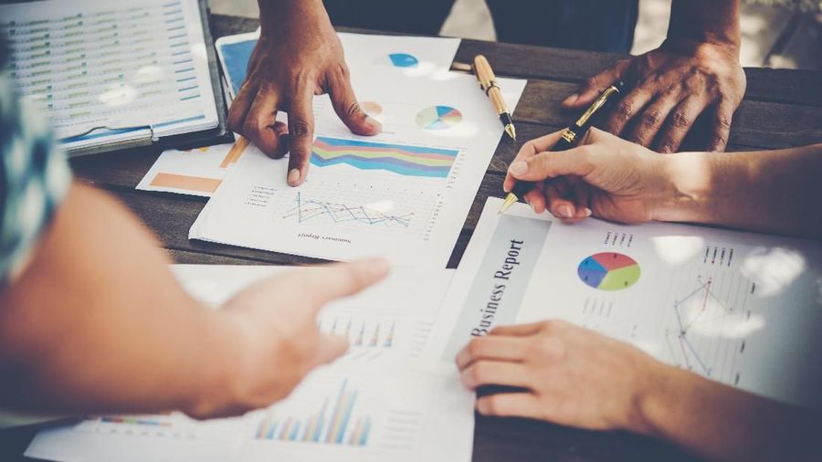 Startup sangat tergantung pada suntikan dana dari investor karena belum melakukan monetisasi bisnis dengan optimal.