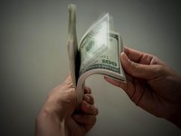 BI Buka Lelang DNDF Tenor 1 Bulan, Target US$ 100 Juta