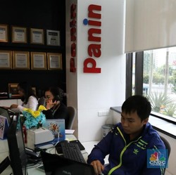 Lepas Verena Multi Finance, Saham Bank Panin Naik 5,88%