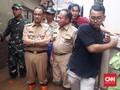 Tinjau ke Kebon Pala, Anies Doakan Banjir Cepat Surut