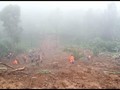 VIDEO: Tim Evakuasi Bersihkan Timbunan Longsor Jalur Puncak