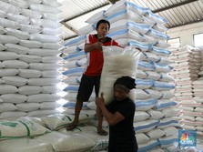 Nauzubillah, Bansos Beras Juga Diembat Pejabat Kemensos!