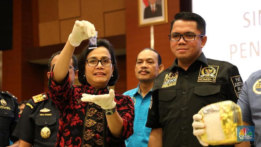 Badan Narkotika Nasional (BNN) bersama Ditjen Bea-Cukai kembali mengamankan 110,84 kilogram sabu dan 18.300 butir ekstasi.