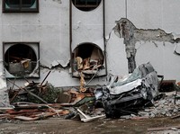 Gedung 5 Lantai Ambruk Menimpa Bus, 9 Tewas