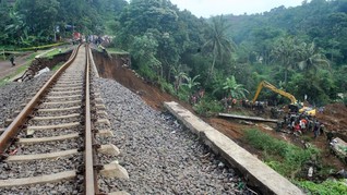 Perjalanan Kereta Api Bogor-Sukabumi Tak Terganggu Longsor