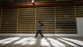 Pemerintah Kanada diketahui tengah menyusun aturan mengenai cryptocurrency untuk menghindari adanya risiko pendaan teroris dan aksi pencucian uang. (dok. REUTERS/Christinne Muschi)