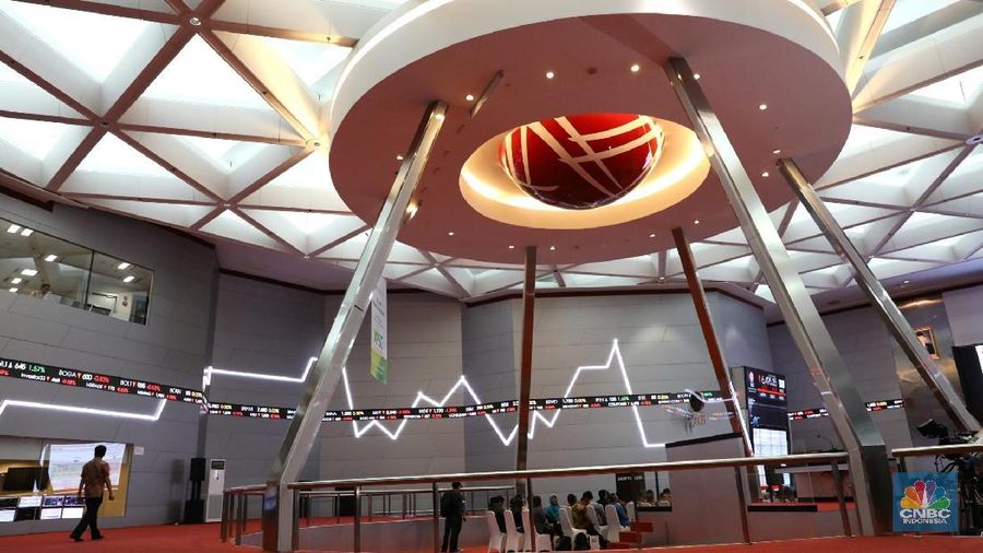 IHSG menguat 1,09% karena keputusan pemerintah tak naikkan cukai rokok.