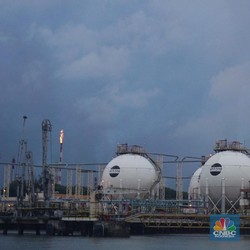 Pasokan Terbatas & Manufaktur China Membaik, Minyak Dunia Bergairah