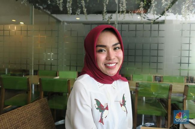 Medina Zein Calon Bidan Yang Sukses Bisnis Klinik Kecantikan