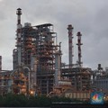 Harga Minyak Anjlok, Pertamina Isi Penuh Storage BBM