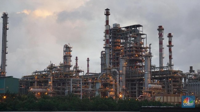 Harga Minyak Melemah, tapi Masih Bertahan di Atas US$90