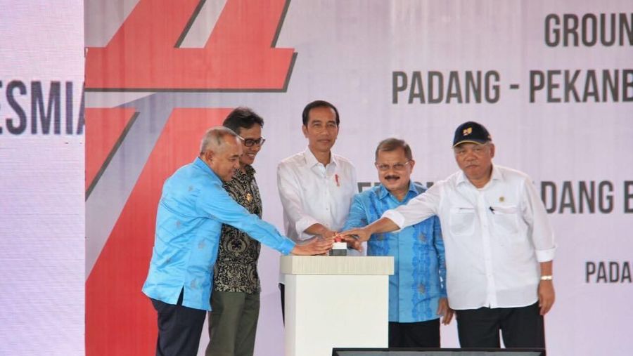 Pembangunan Jalan Tol Padang - Pekanbaru sepanjang 244 km ditargetkan selesai tahun 2023.