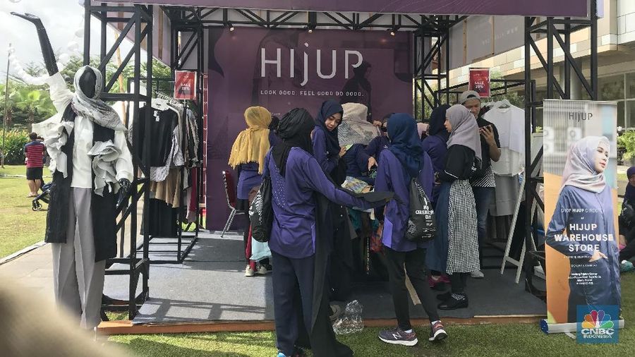 Menjadi pengusaha dibidang e-commerce fesyen muslim awalnya tidak pernah terpikirkan oleh pendiri Hijup.com, Diajeng Lestari.